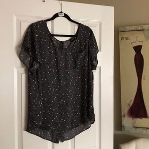 Torrid Arrow Back Button Top Slate Gray Size 2